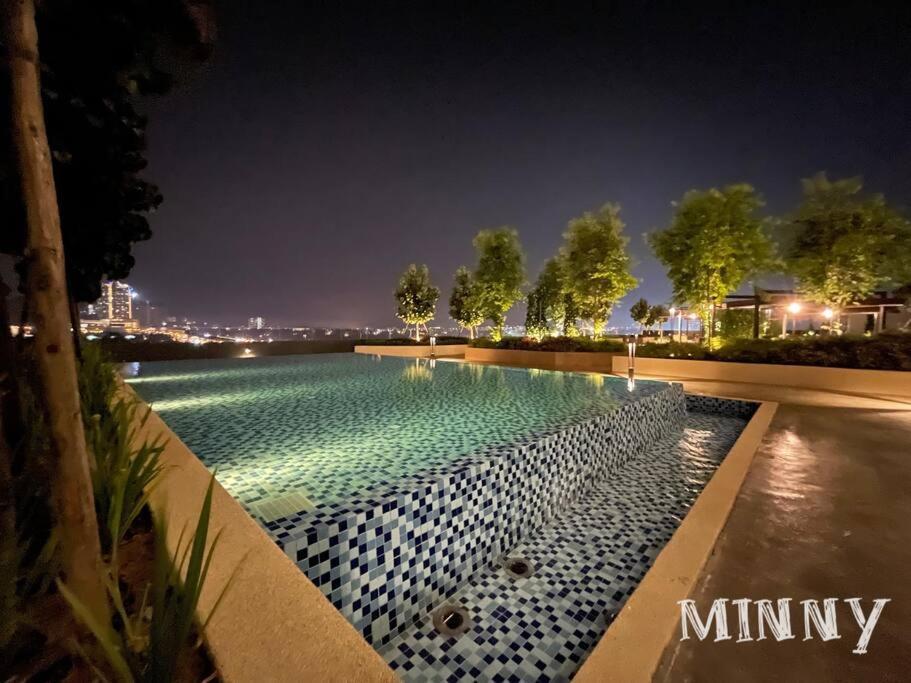 Netizen Near Mrt Couple Balcony Suite #31 Kampong Bukit Dukong Екстер'єр фото